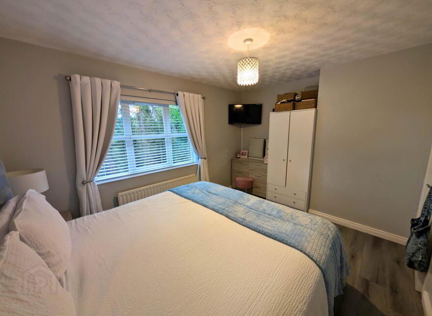 11 Molyneaux Avenue, Larne, BT40 2TU