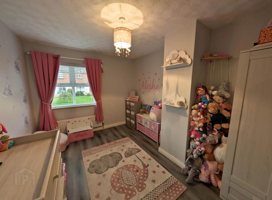 11 Molyneaux Avenue, Larne, BT40 2TU