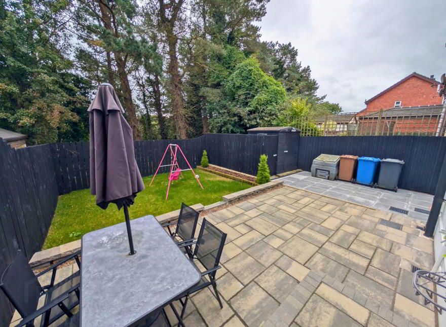 11 Molyneaux Avenue, Larne, BT40 2TU