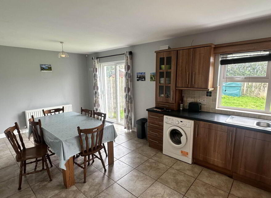 27 Cherry Avenue, Carndonagh, F93T440