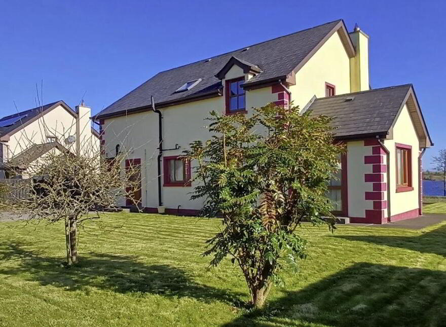 1 Lake View, Lough Gowna, Lough Gowna, H12VX98