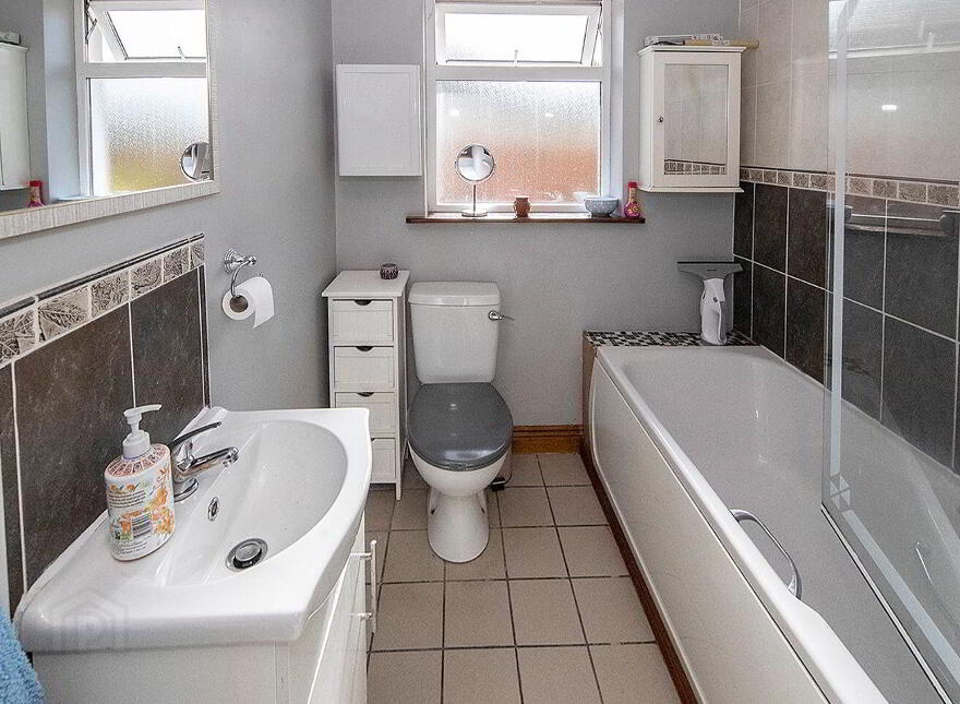33 Willowbrook, Tallow, P51H276