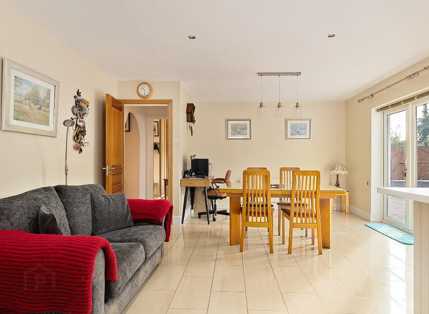 Thornberry Lodge, Lucan, K78EV91