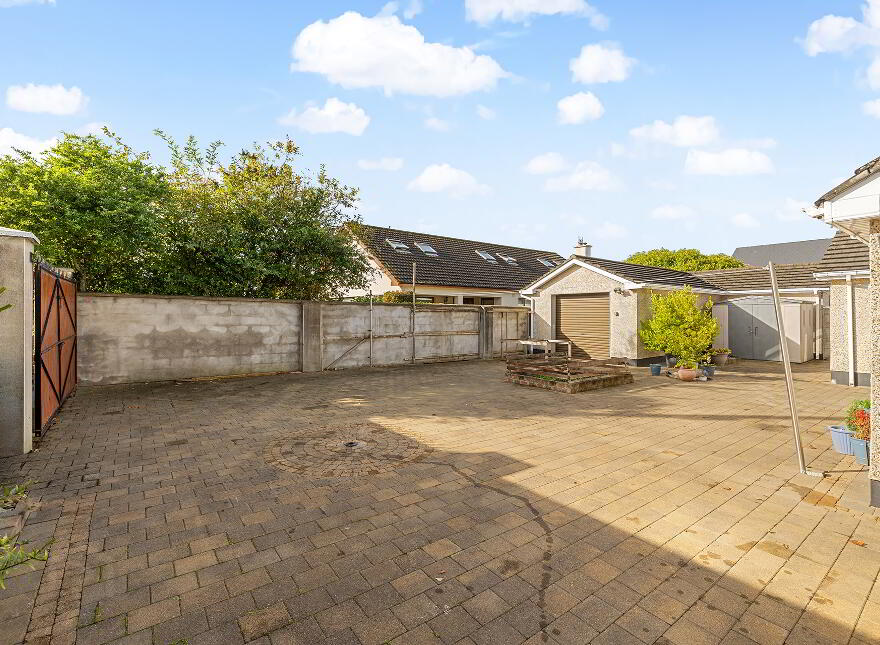Thornberry Lodge, Lucan, K78EV91
