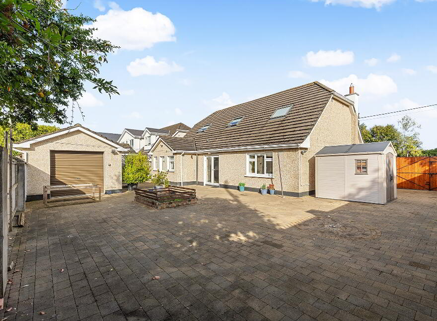 Thornberry Lodge, Lucan, K78EV91