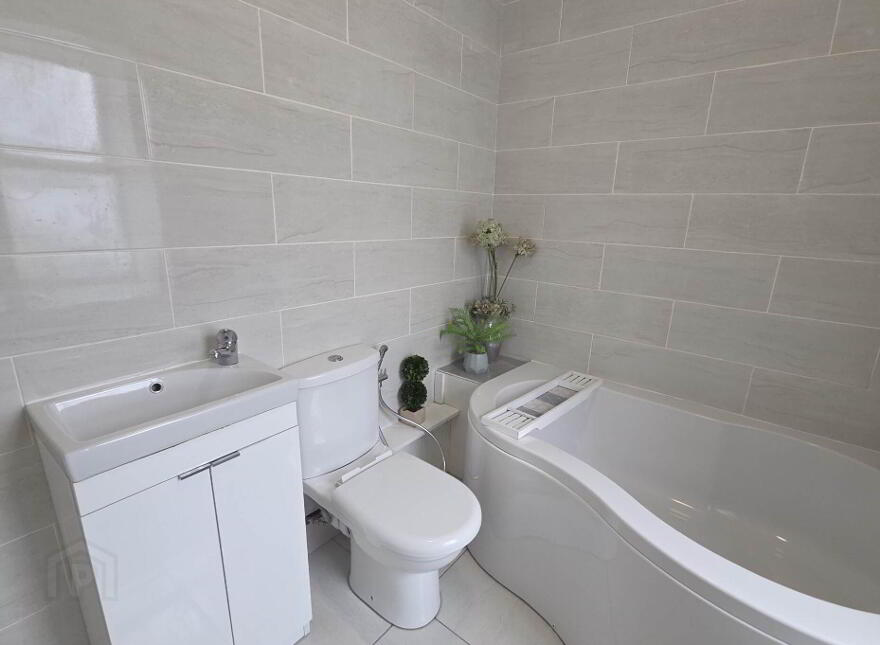 3 Church Street, Loughrea, H62H996