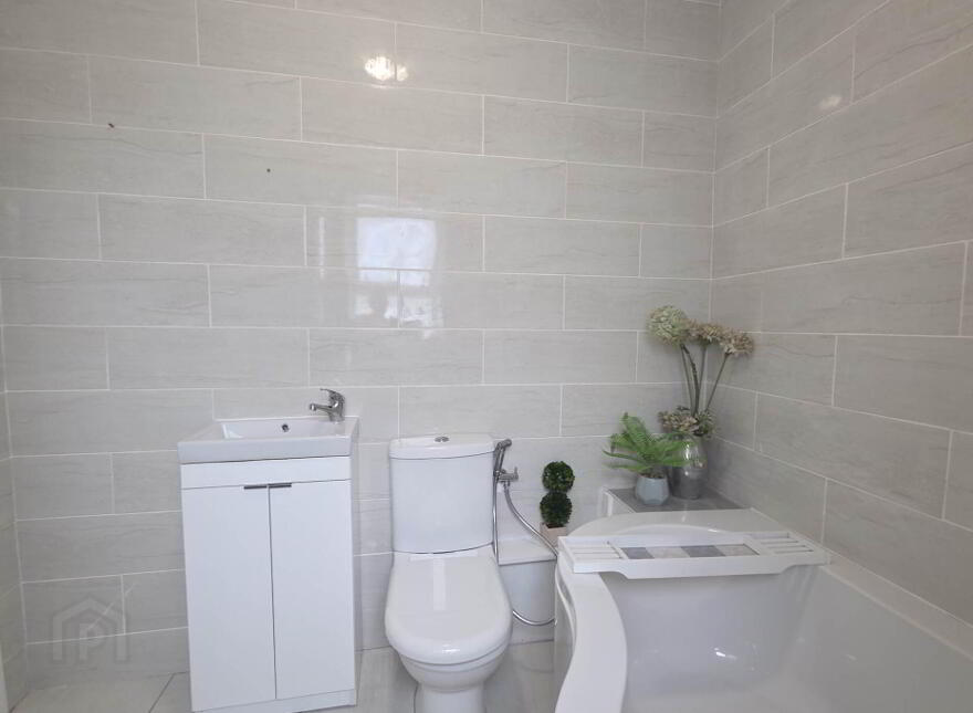 3 Church Street, Loughrea, H62H996
