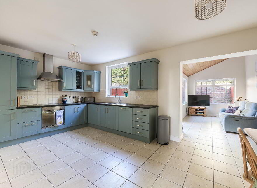 77 Glebe Gardens, Moira, BT67 0TU