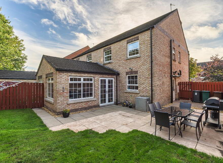 77 Glebe Gardens, Moira, BT67 0TU