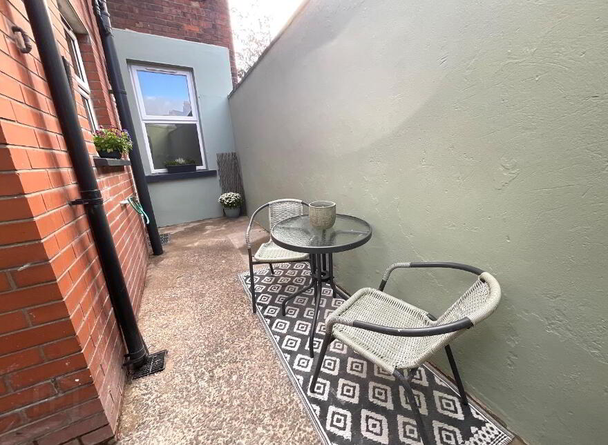 2 Lomond Street, Belfast, BT4 3AN