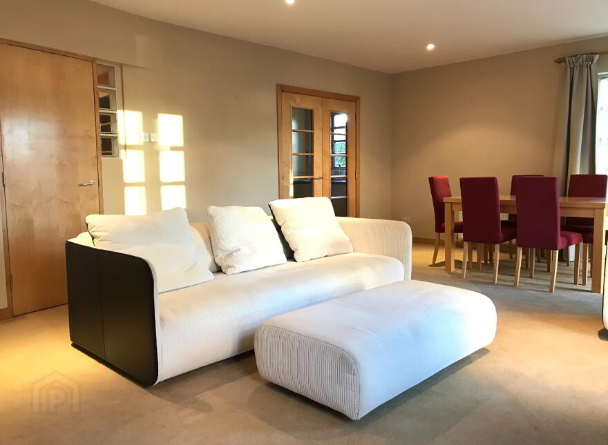 14 Altona Lodge, 69 Church Road, Holywood, BT18 9BX