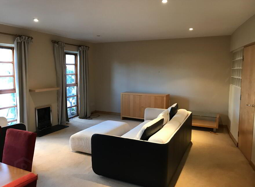 14 Altona Lodge, 69 Church Road, Holywood, BT18 9BX