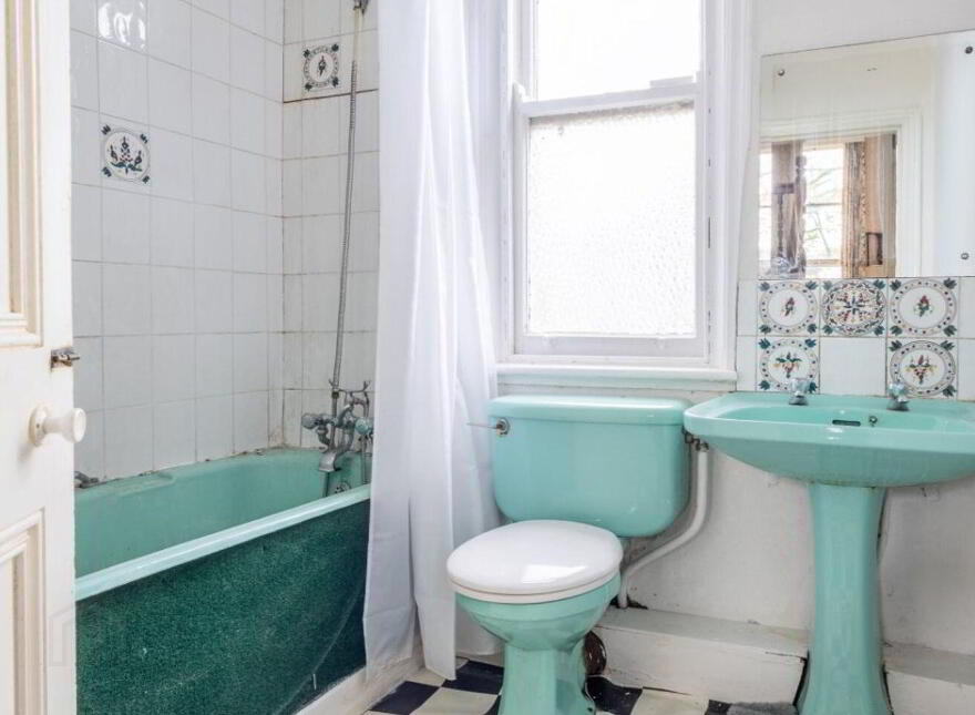 Teevinore, La Touche Road, Greystones, A63P283