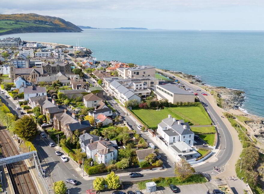 Teevinore, La Touche Road, Greystones, A63P283