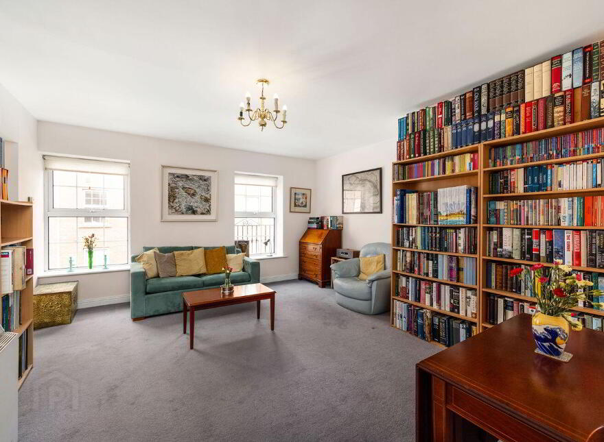 122 Custom Hall, Gardiner Street, Dublin 1, D01WR23