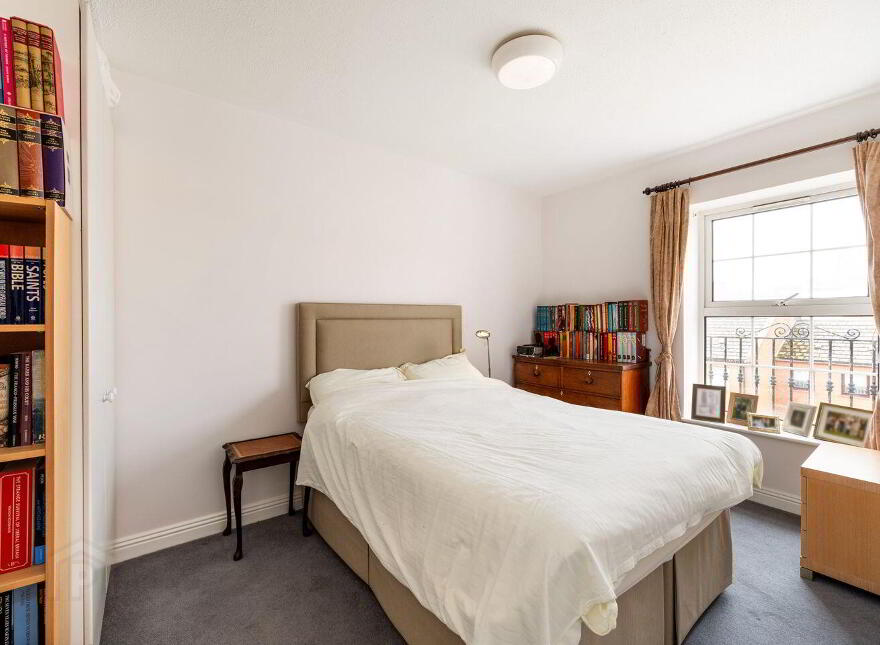 122 Custom Hall, Gardiner Street, Dublin 1, D01WR23
