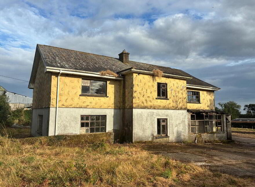 Substantial Detached Home 2.72 Acres, Cregg House, Clashmore, P36RP86