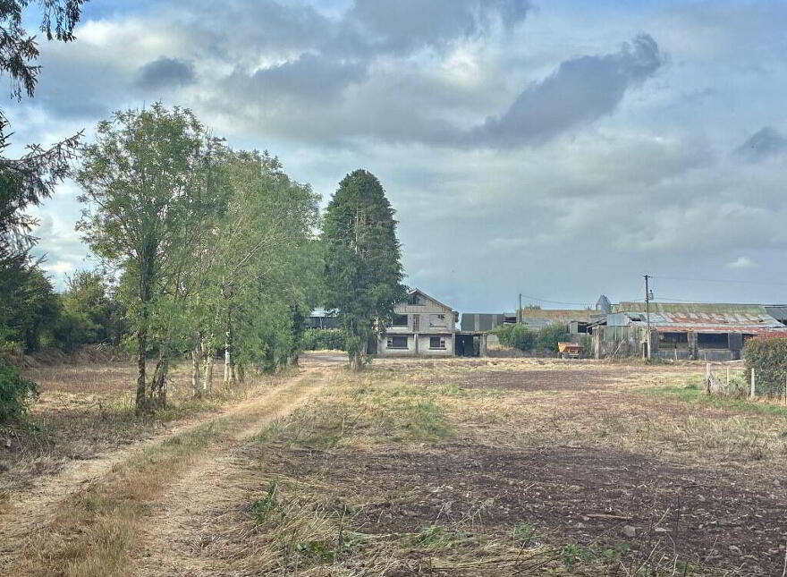 Substantial Detached Home 2.72 Acres, Cregg House, Clashmore, P36RP86