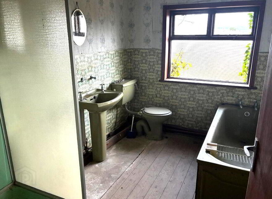 Substantial Detached Home 2.72 Acres, Cregg House, Clashmore, P36RP86