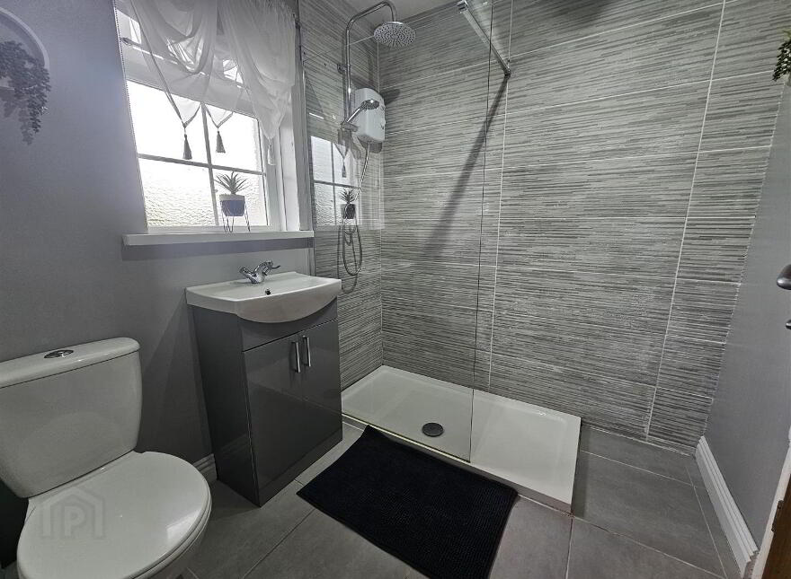 4 Glenfearna Gardens, Belfast, BT17 0YB