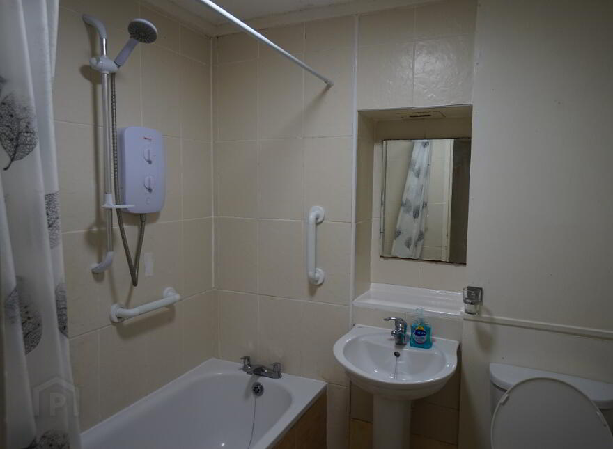 7c Ferndale House, Dunmurry, Belfast, BT17 9DB