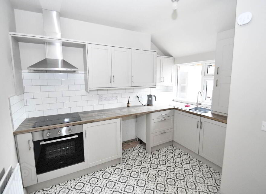 168 Kingsway, Belfast, BT17 9AD
