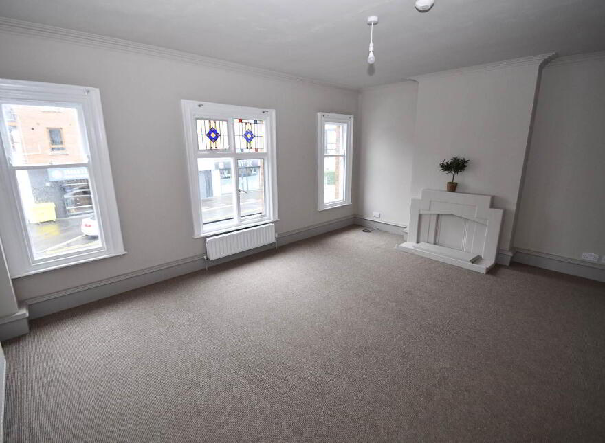 168 Kingsway, Belfast, BT17 9AD