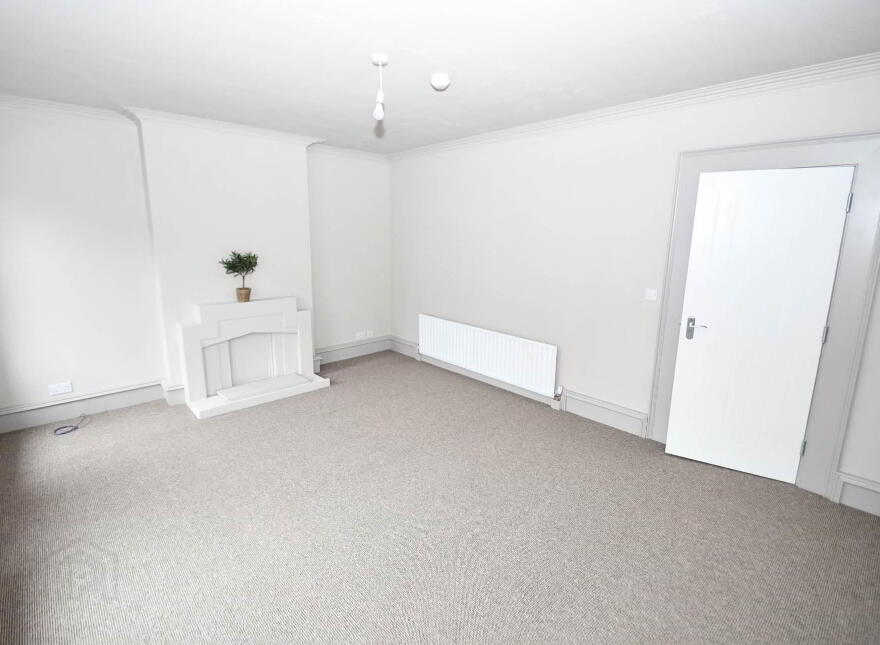 168 Kingsway, Belfast, BT17 9AD