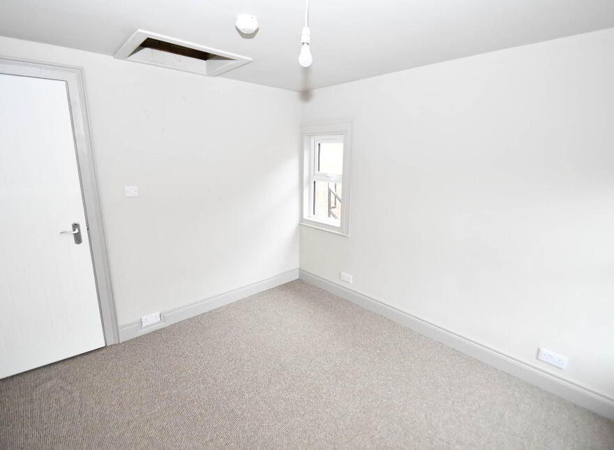 168 Kingsway, Belfast, BT17 9AD