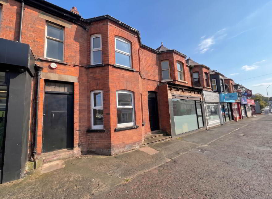 170 Kingsway, Belfast, BT17 9AD photo