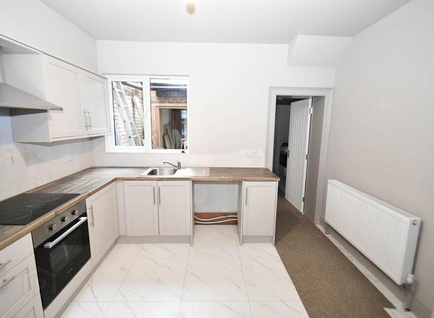 170 Kingsway, Belfast, BT17 9AD
