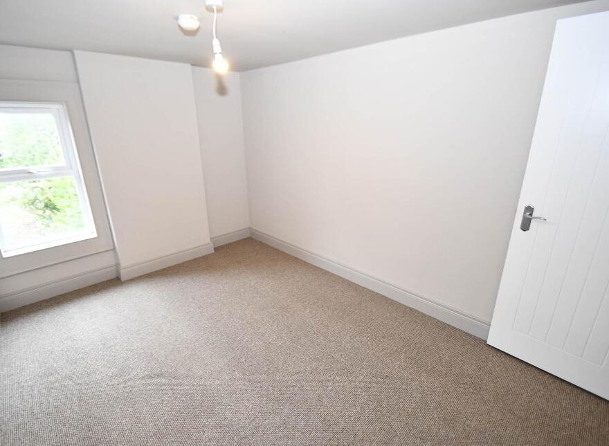 170 Kingsway, Belfast, BT17 9AD