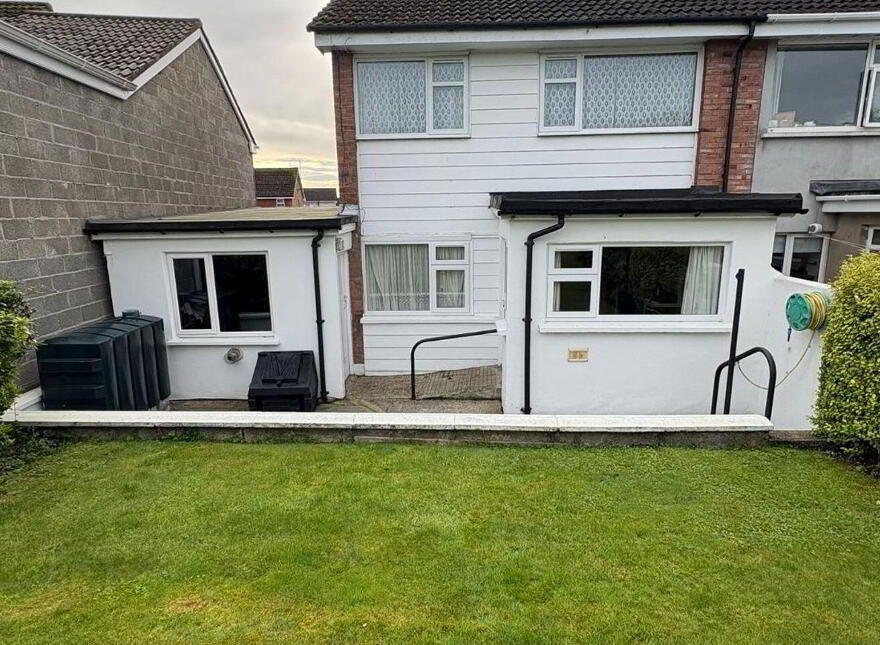 4 Highfield, Carrickmacross, A81K237