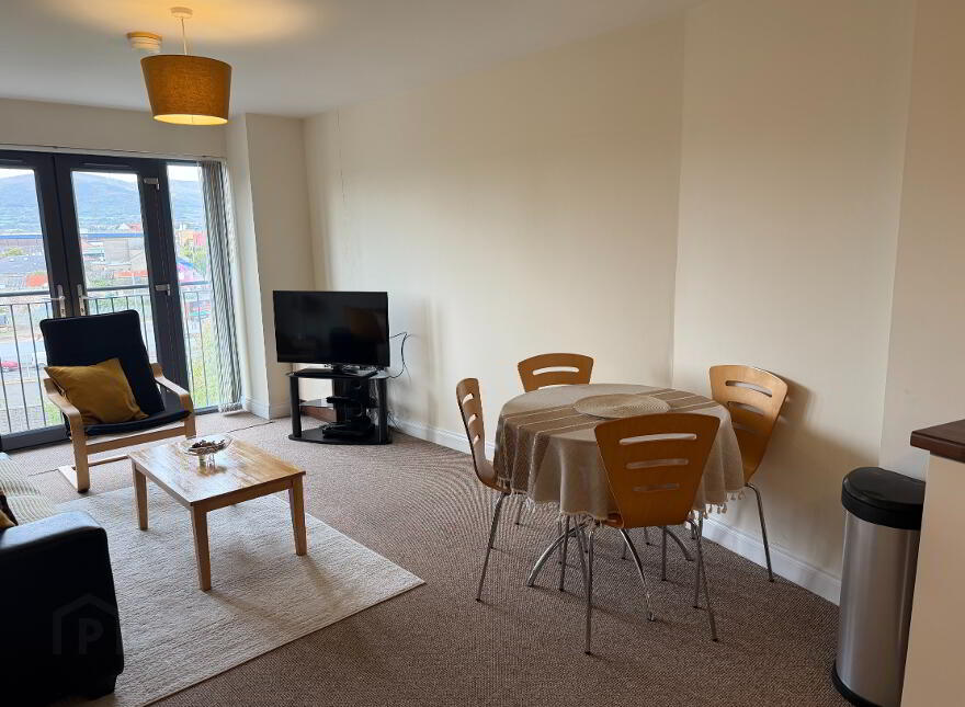 35, 9 Brown Square, Belfast, BT13 2BW
