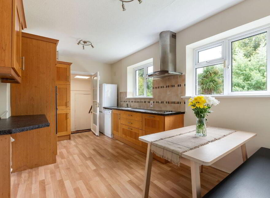 11 Southwood Park ( Off Mount Merrion Avenue), Blackrock, Blackrock, A94P7Y8