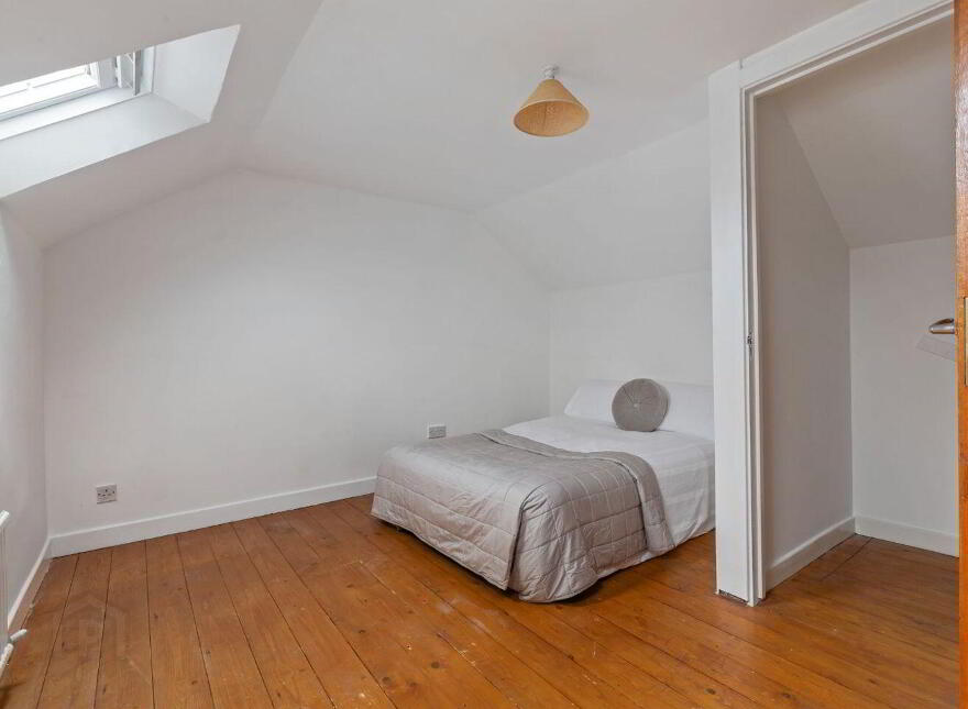 11 Southwood Park ( Off Mount Merrion Avenue), Blackrock, Blackrock, A94P7Y8