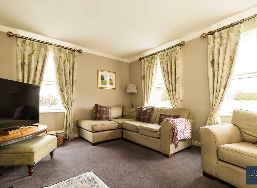 41 Ballindarragh Road, Markethill, BT60 1QB