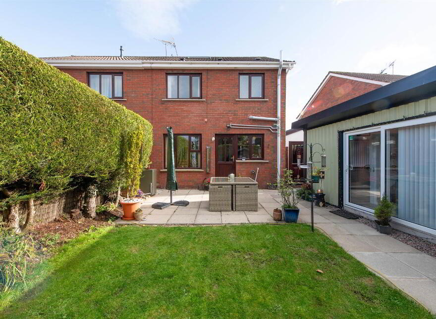 37 Shrewsbury Dale, Saintfield, BT24 7NE