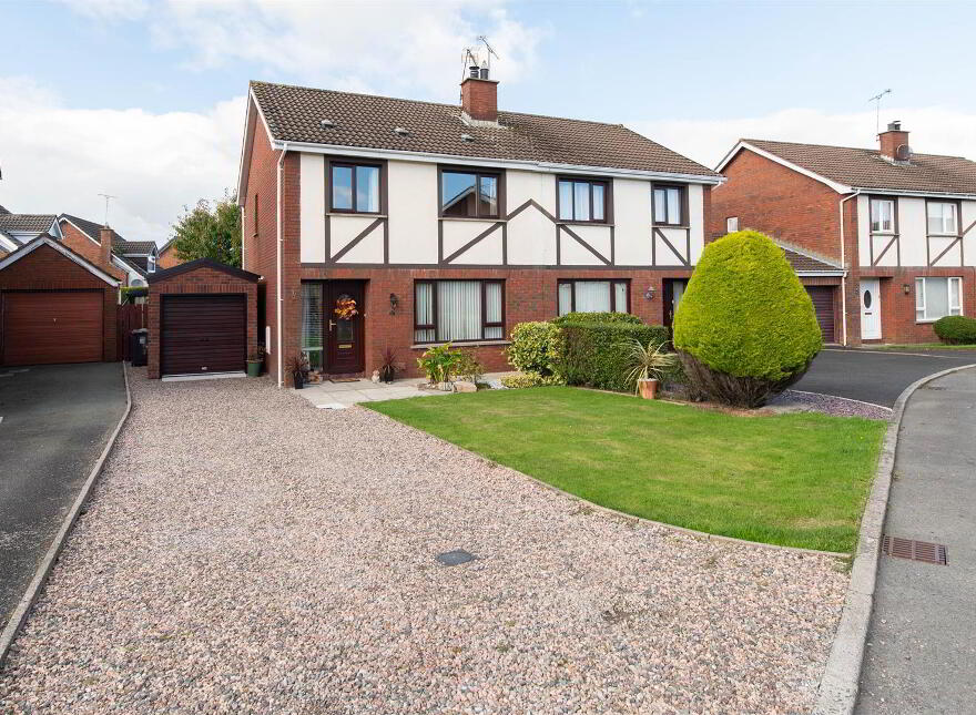 37 Shrewsbury Dale, Saintfield, BT24 7NE photo