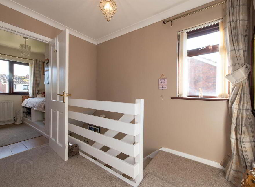 37 Shrewsbury Dale, Saintfield, BT24 7NE
