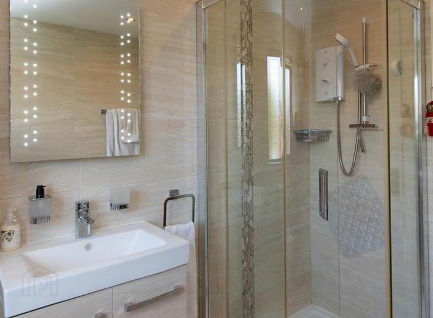 37 Shrewsbury Dale, Saintfield, BT24 7NE
