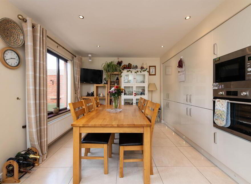 37 Shrewsbury Dale, Saintfield, BT24 7NE