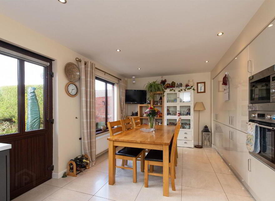 37 Shrewsbury Dale, Saintfield, BT24 7NE