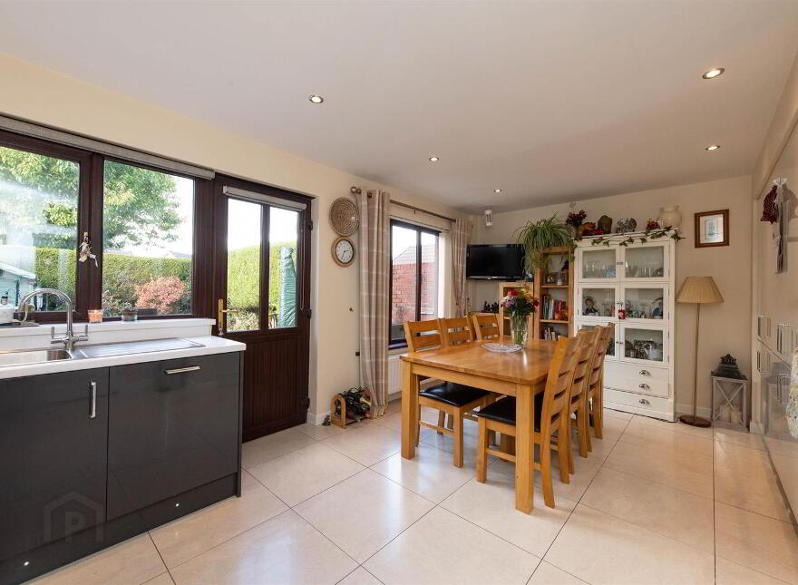 37 Shrewsbury Dale, Saintfield, BT24 7NE