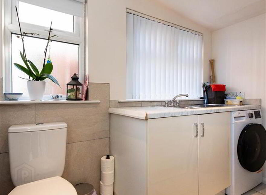 37 Shrewsbury Dale, Saintfield, BT24 7NE