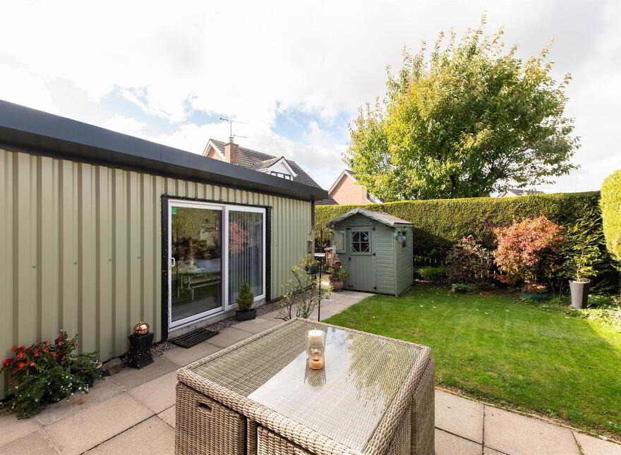 37 Shrewsbury Dale, Saintfield, BT24 7NE