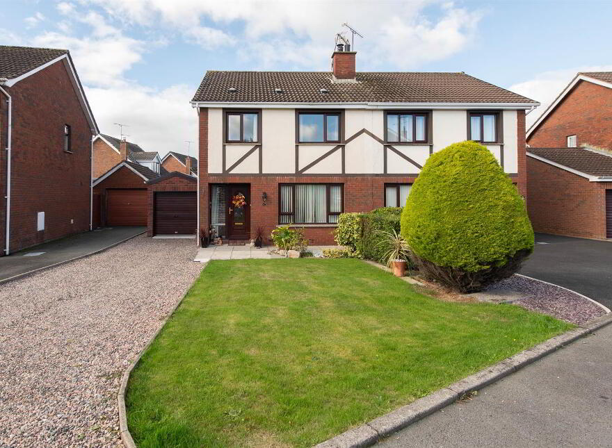 37 Shrewsbury Dale, Saintfield, BT24 7NE