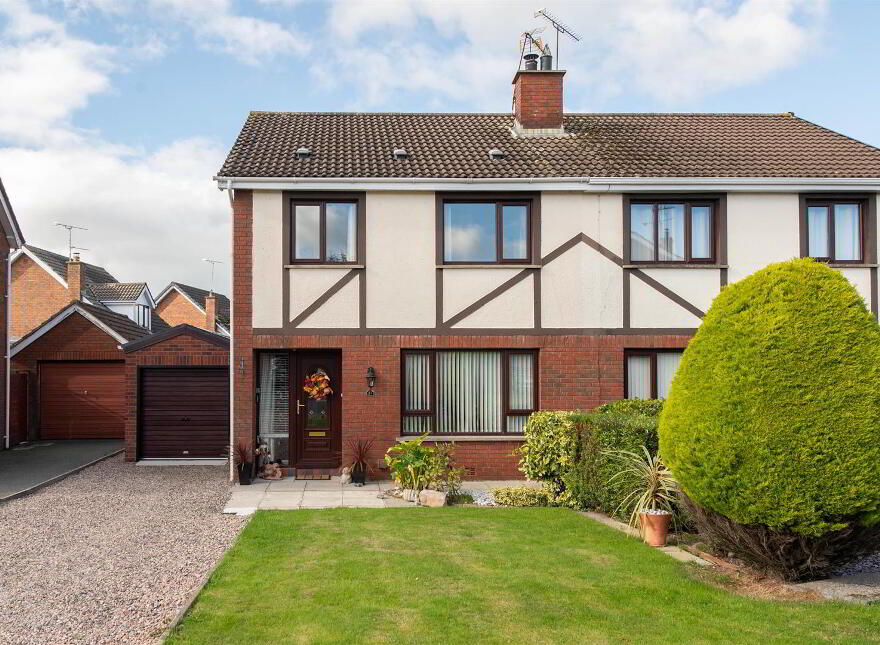 37 Shrewsbury Dale, Saintfield, BT24 7NE