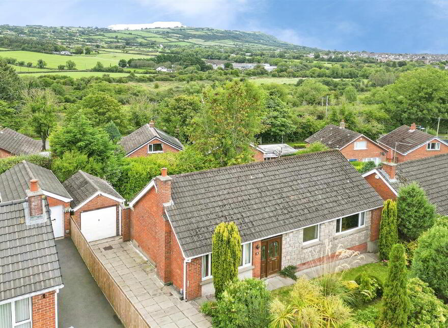 8 Knockview Park, Newtownabbey, BT36 6TY