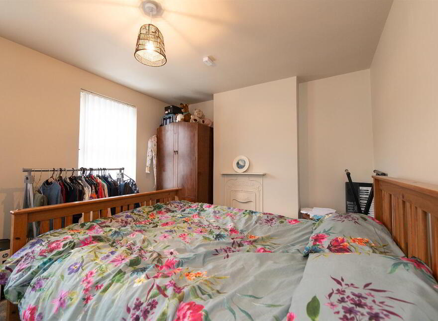25 Antrim Road, Ballynahinch, BT24 8AN